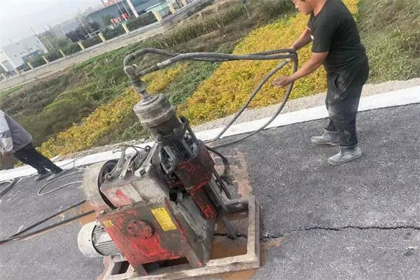 隰县马路面下沉注浆加固